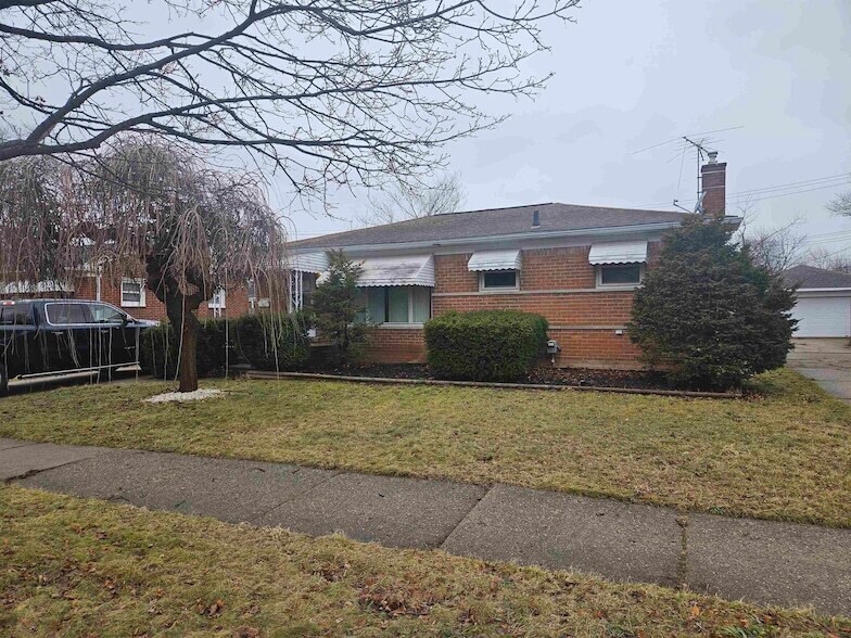 21725 Audrey Ave in Warren, MI - Foto de edificio