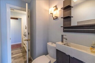 78 Marlborough St, Unit Suite #2 in Portland, CT - Building Photo - Building Photo