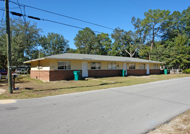 401 Fir Ave in Niceville, FL - Building Photo - Building Photo