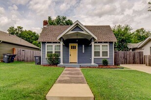 2643 E 1st St in Tulsa, OK - Building Photo