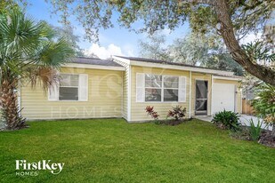 16243 Banyan Ave in Port Charlotte, FL - Building Photo