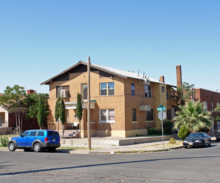 1317 N Ochoa St in El Paso, TX - Foto de edificio