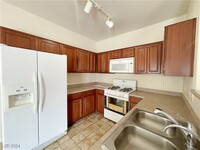 10443 Gold Shadow Ave in Las Vegas, NV - Building Photo - Building Photo