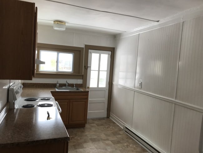 200 E Emaus St, Unit 4