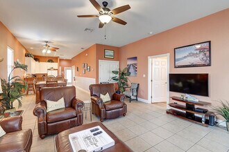 140 Royal Sands Blvd in Port Aransas, TX - Building Photo - Building Photo