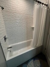 85 Myrtle St, Unit 202 in Quincy, MA - Building Photo - Building Photo