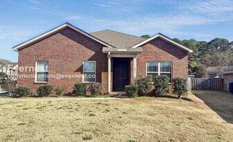 215 Village Springs Dr in Madison, AL - Building Photo