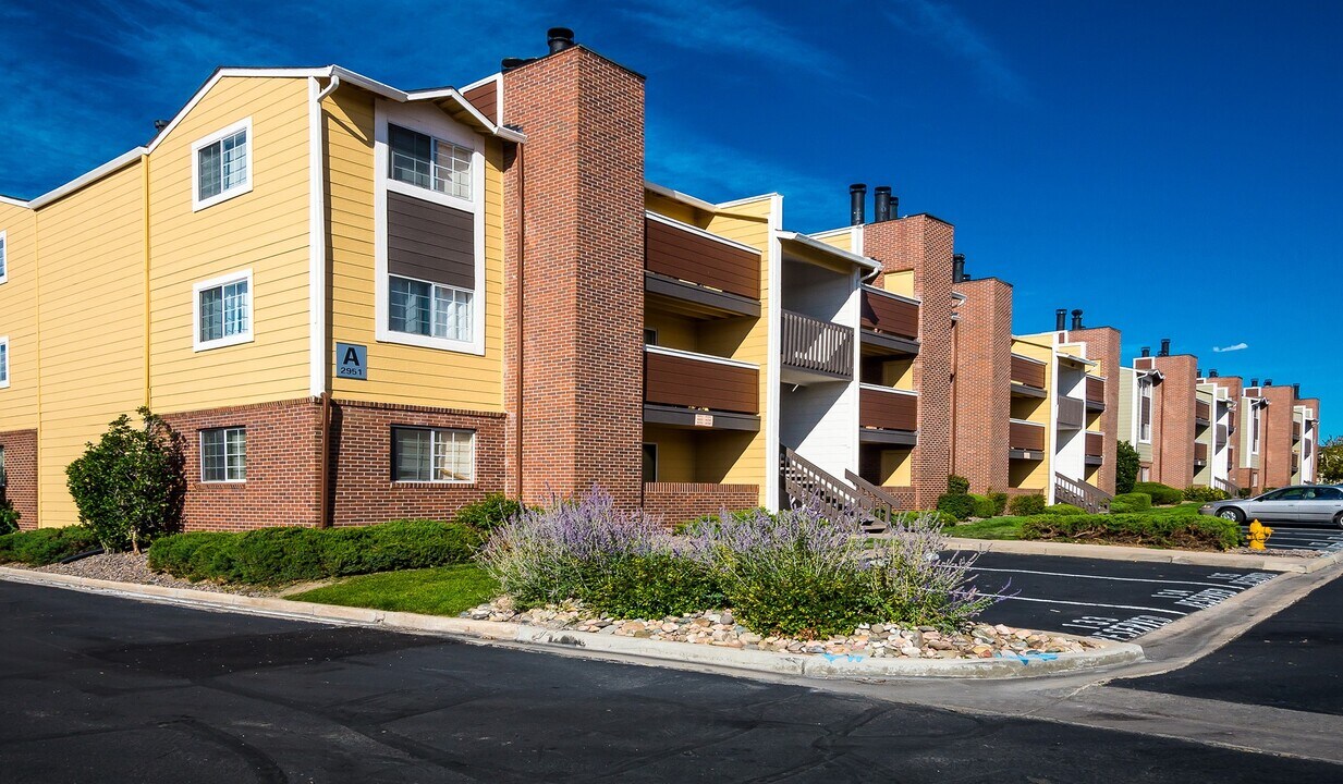 Verona Apartment Homes in Littleton, CO - Building Photo