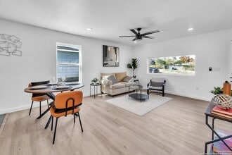 1118 Shadwell Dr in San Antonio, TX - Building Photo - Building Photo