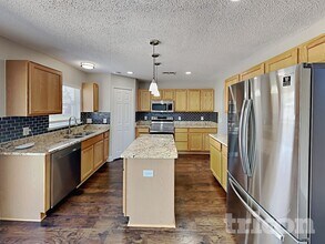 13561 Linden Dr in Spring Hill, FL - Building Photo - Building Photo