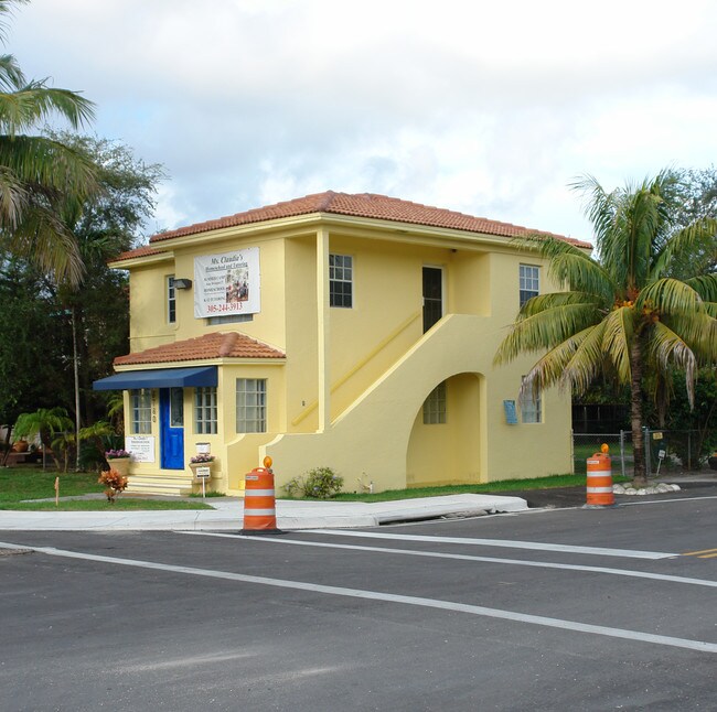 8780 NE 2nd Ave in Miami, FL - Foto de edificio - Building Photo