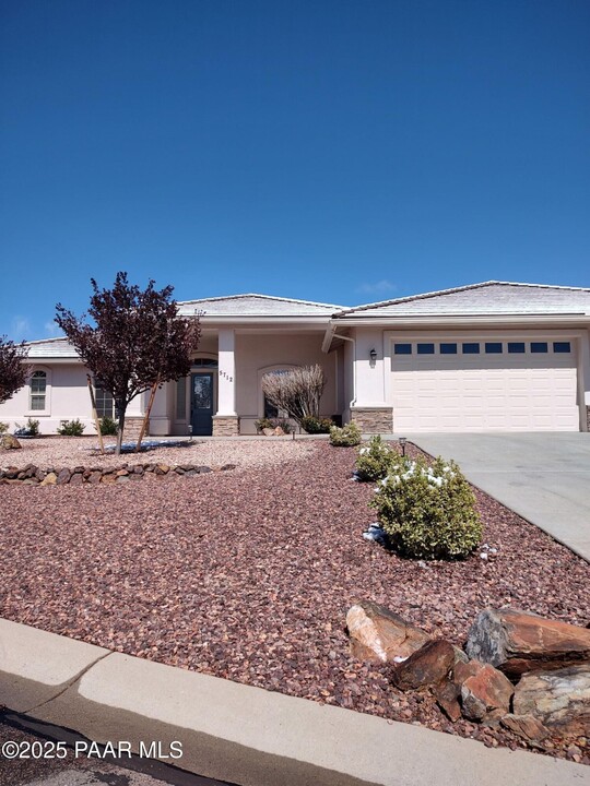5712 Ginseng Way in Prescott, AZ - Foto de edificio