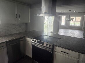 714 E Lamar St in Sherman, TX - Building Photo - Building Photo