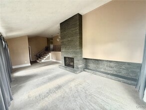 8810 Seneca Ave in Cicero, NY - Foto de edificio - Building Photo