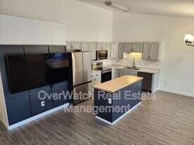 13839 Hunterwood Ln in Anchorage, AK - Building Photo