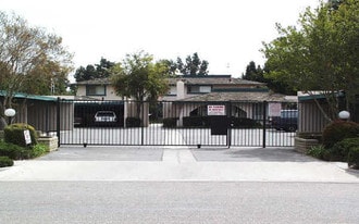 608 W South St in Anaheim, CA - Building Photo