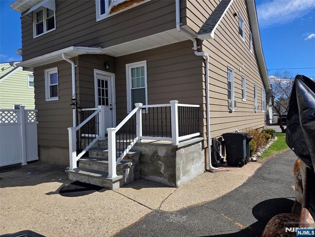 14 Chestnut St in Elmwood Park, NJ - Building Photo - Building Photo