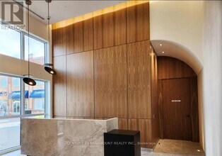 509 Dundas St W in Oakville, ON - Building Photo - Building Photo