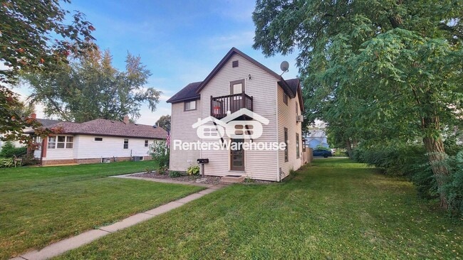 1427 Hayden Ave in Altoona, WI - Foto de edificio - Building Photo