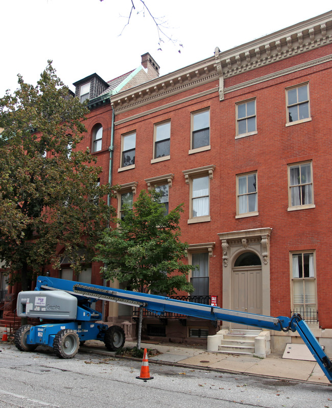 811 Park Ave in Baltimore, MD - Foto de edificio - Building Photo