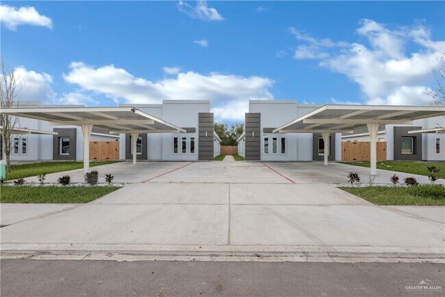 1305 Valle Vista St-Unit -1,2,3,4 in Alamo, TX - Building Photo - Building Photo