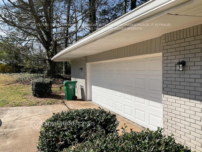 2391 Crestknoll Cir in Decatur, GA - Building Photo - Building Photo