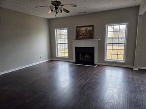 590 Clairidge Ln SW in Lawrenceville, GA - Building Photo - Building Photo