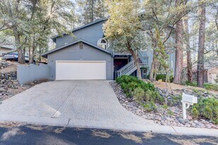 275 Edgewood Ct in Prescott, AZ - Building Photo