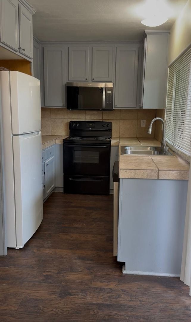 property at 1644 Summertime Dr