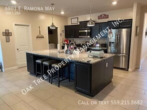 6801 E Ramona Wy in Fresno, CA - Building Photo - Building Photo