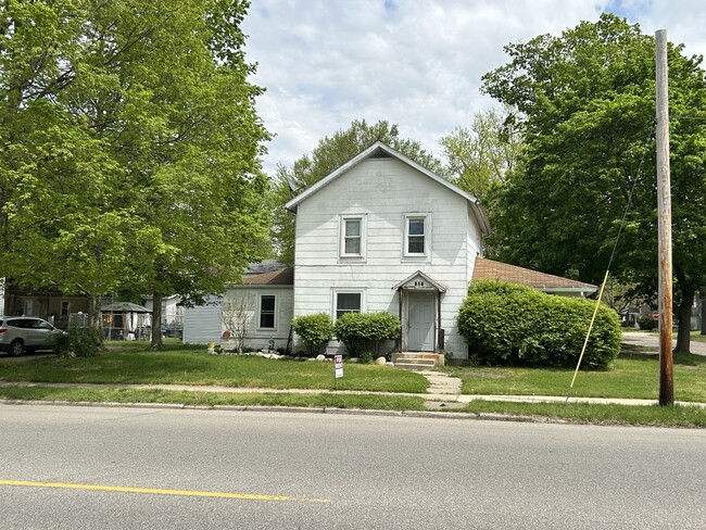 property at 121 S 3rd St