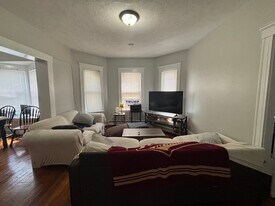 14 Belknap St, Unit 2 in Somerville, MA - Building Photo