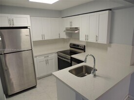 15444 SW 85th Ln in Miami, FL - Building Photo