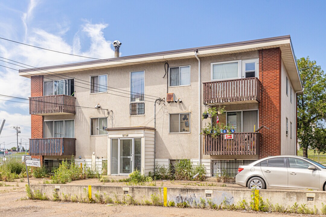 Gateway Apartments in Edmonton, AB - Building Photo