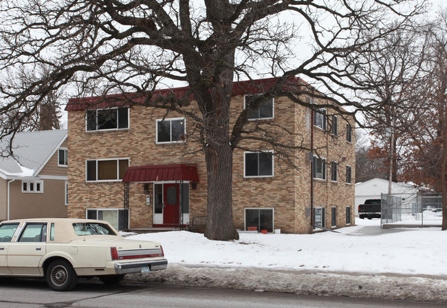 2115 44th Ave N in Minneapolis, MN - Foto de edificio - Building Photo