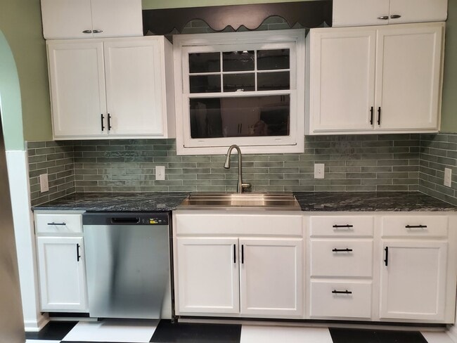 651 S Weinbach Ave in Evansville, IN - Building Photo - Building Photo