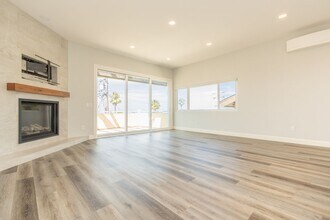 2380 Manchester Ave in Encinitas, CA - Building Photo - Building Photo
