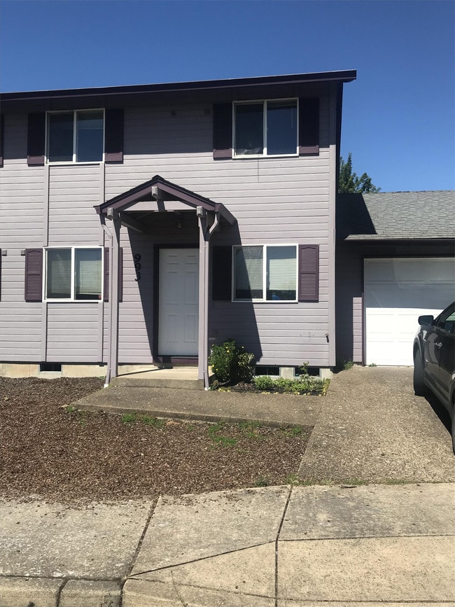 property at 993 Bennett Ln