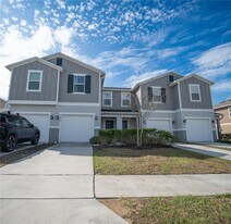 1352 Mirabella Cir in Davenport, FL - Building Photo