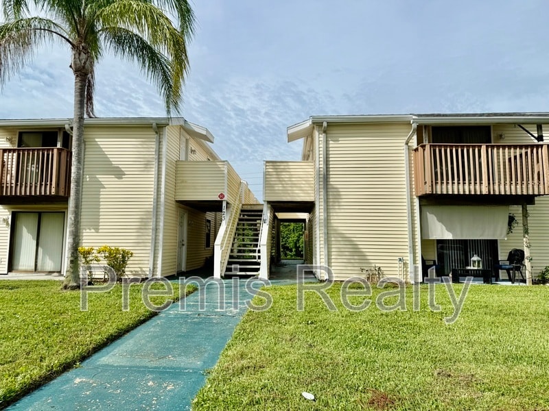 123 Loblolly Ct in Oldsmar, FL - Building Photo