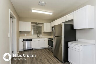 2124 Almeria Way S in St. Petersburg, FL - Building Photo - Building Photo