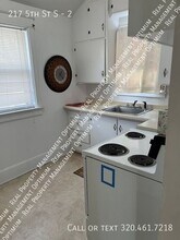 217 5th St S-Unit -2 in Breckenridge, MN - Building Photo - Building Photo