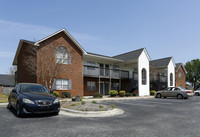 Paladin Apartments in Greenville, NC - Foto de edificio - Building Photo