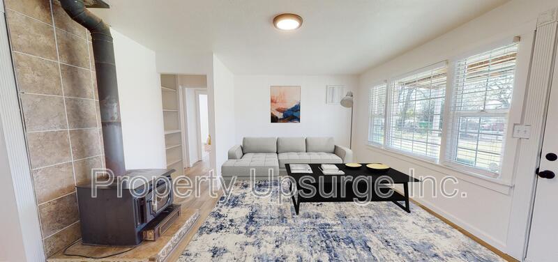 2741 Marilyn Ave in Shasta Lake, CA - Building Photo