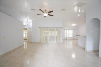 4913 Cromey Rd, Unit Unit 5 in North Port, FL - Foto de edificio - Building Photo