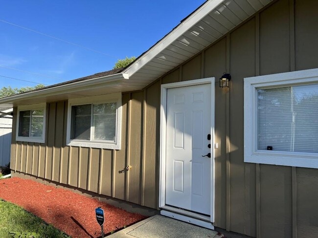703 Yates Ave in Romeoville, IL - Building Photo - Building Photo