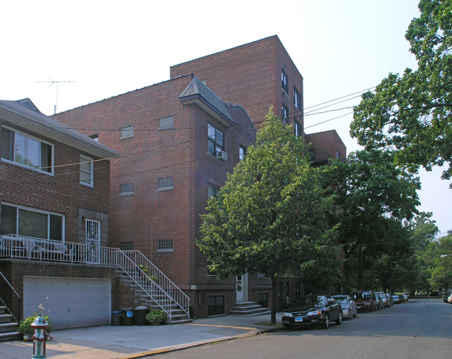 2175 Hone Ave in Bronx, NY - Foto de edificio - Building Photo