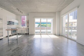 133 NE 2nd Ave, Unit 312 in Miami, FL - Building Photo - Building Photo