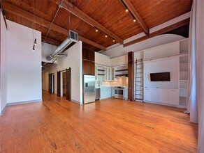 2400 Mechanic St in Galveston, TX - Foto de edificio - Building Photo