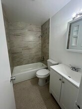 810 Lake Shore Dr in Lake Park, FL - Building Photo - Building Photo